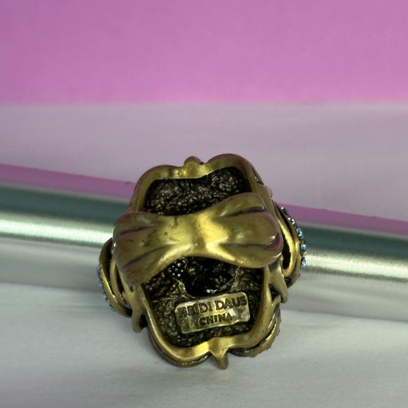 Heidi Daus Swarovski Crystal Flower Ring Sz 6 Petal Profusion Purple Blue Pink - Picture 11 of 12